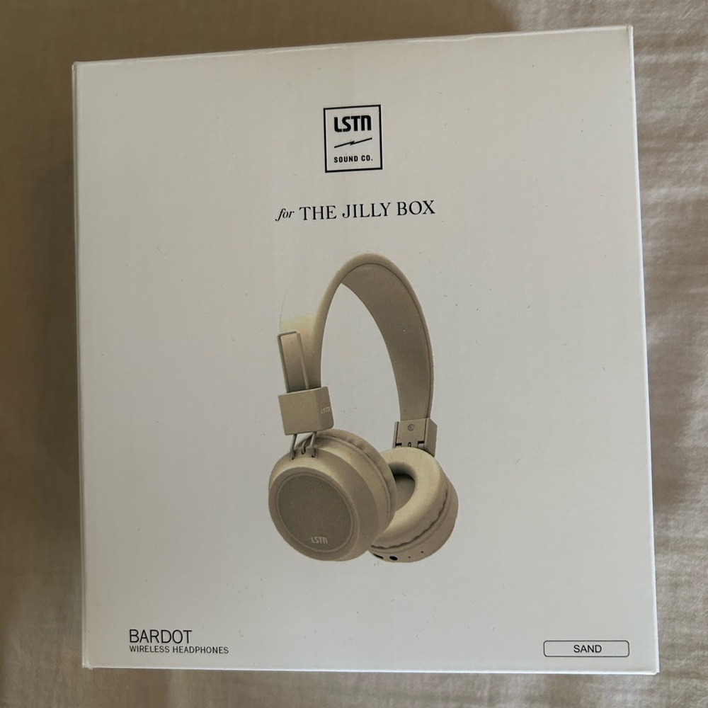 🎉 Host Pick 🎉 NIB The Jilly Box Bardot Wireless Headphones